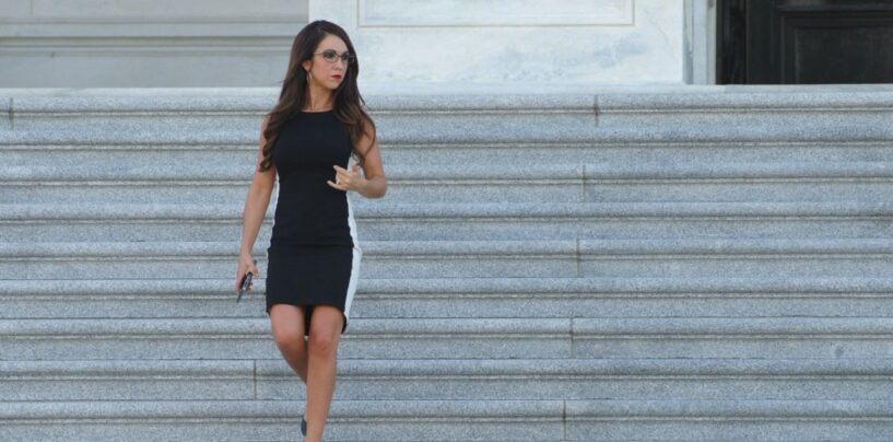 Lauren Boebert reste maman sur les tâtonnements publics dans une vidéo et s’excuse d’avoir vapoté