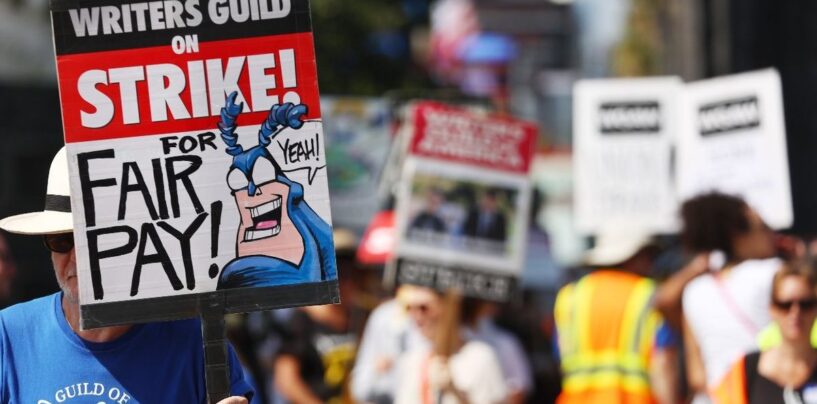 Writers Guild of America et les studios concluent un accord de principe pour mettre fin à la grève