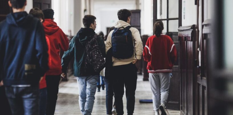 Les jeunes trans et non binaires de Californie expliquent pourquoi les sorties forcées sont dangereuses