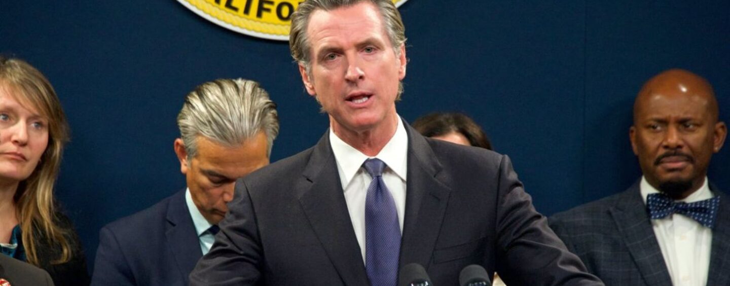 Gavin Newsom s’oppose au projet de loi exigeant que les décisions de garde impliquent l’affirmation de l’identité de genre des enfants
