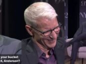 Regardez Anderson Cooper rire adorablement de la question torride d’Andy Cohen