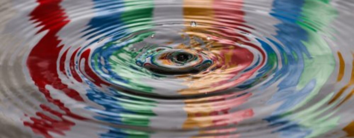 Les ondulations du changement apportent plus d’inclusivité aux drapeaux de la fierté