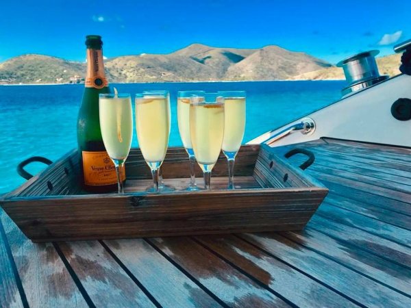 Les 10 principales raisons de planifier une location de yacht privé dans les Caraïbes Galerie de photos Image