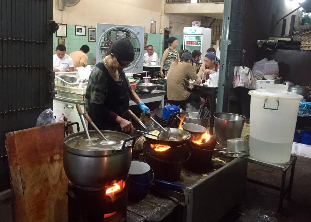 Cuisine de rue aux rats de Samran