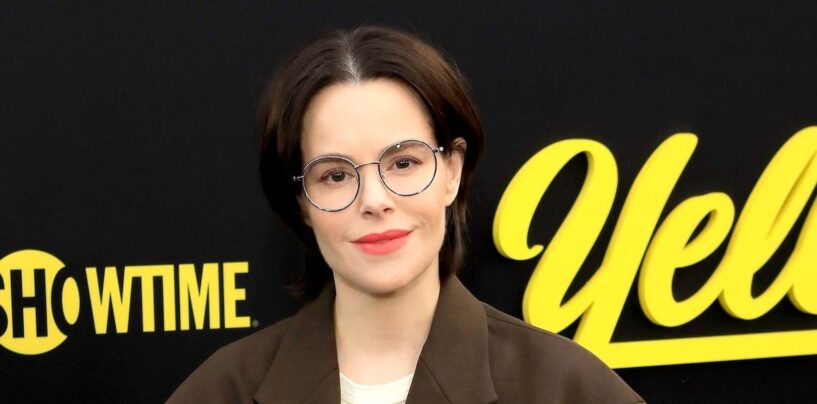 Emily Hampshire cherche à récolter beaucoup d’argent pour GLAAD sur Celebrity Jeopardy !
