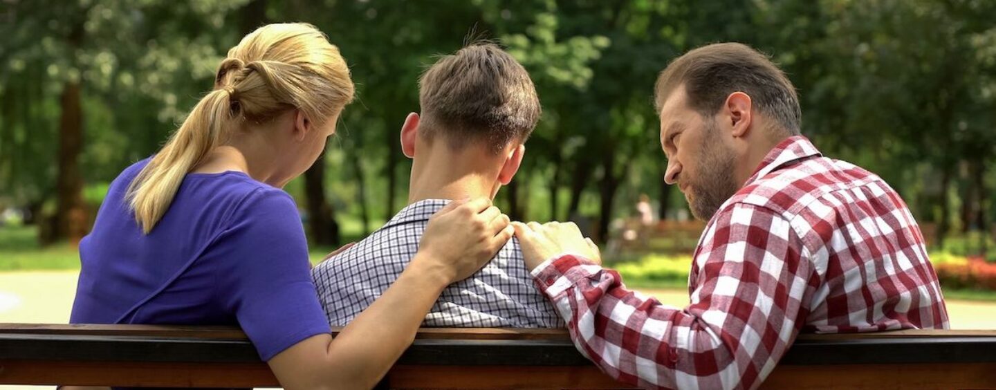 L’administration Biden cherche à protéger les enfants LGBTQ+ avec une nouvelle règle