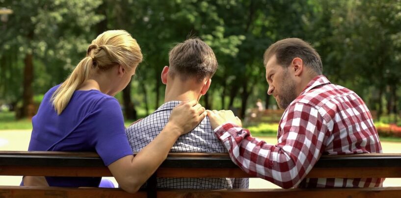 L’administration Biden cherche à protéger les enfants LGBTQ+ avec une nouvelle règle