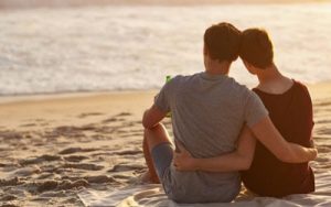 Amoureux de la plage et voyagesGayAsia