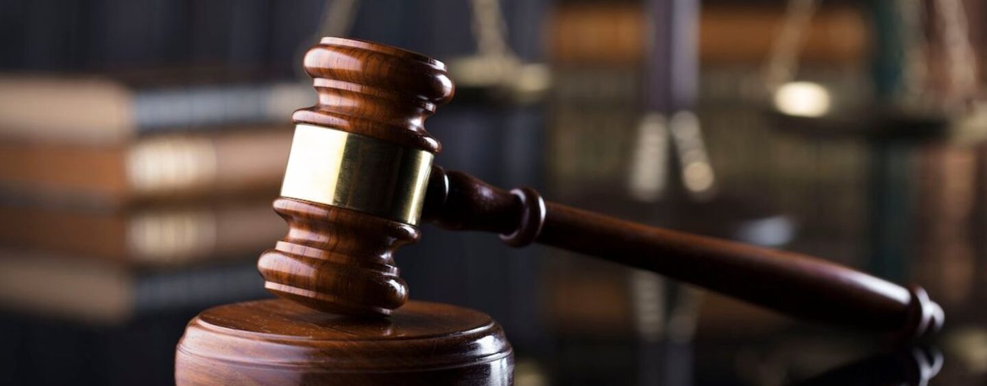 Les interdictions du Kentucky et du Tennessee sur les soins trans pour les jeunes confirmées devant les tribunaux