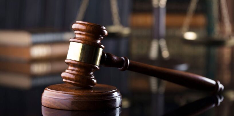 Les interdictions du Kentucky et du Tennessee sur les soins trans pour les jeunes confirmées devant les tribunaux
