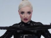Kim Petras tue dans une drag démoniaque alors que le « Bi Dom Top » s’appelle Hans