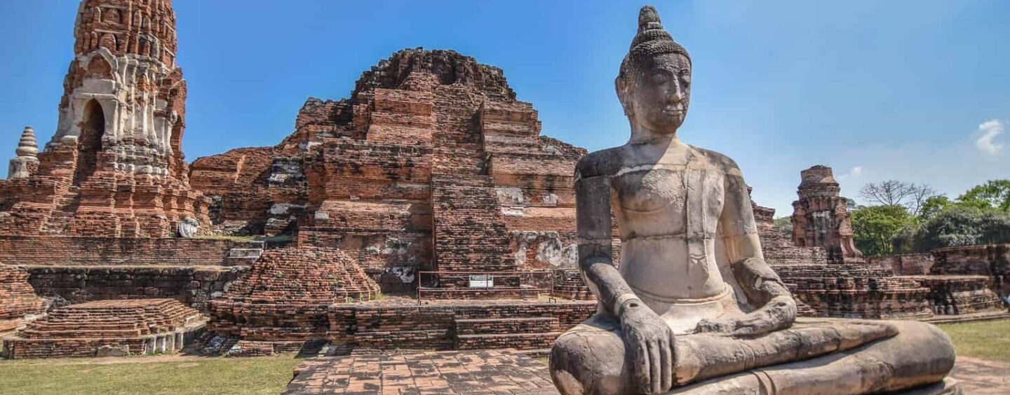 Explorez les ruines d’Ayutthaya
