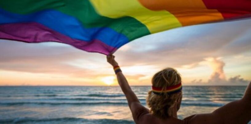 Les drapeaux de la fierté flottent dans les Caraïbes et en Amérique latine