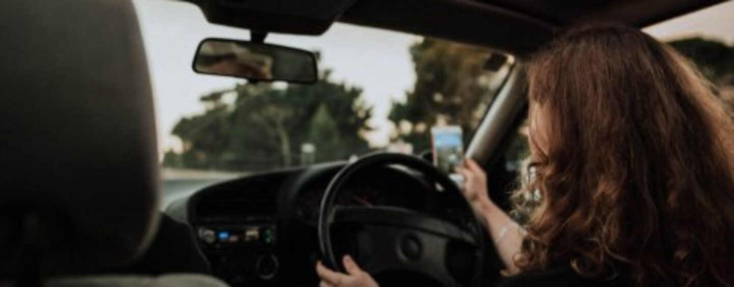 Statistiques sur la distraction au volant : combien de personnes meurent à cause des SMS et de la conduite ?
