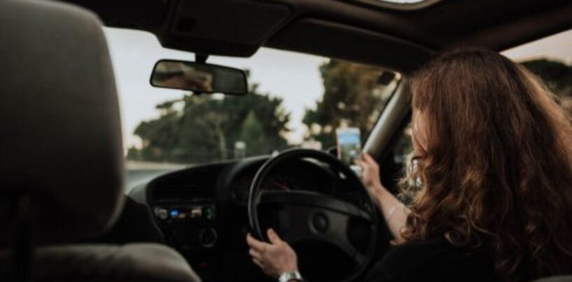 Statistiques sur la distraction au volant : combien de personnes meurent à cause des SMS et de la conduite ?