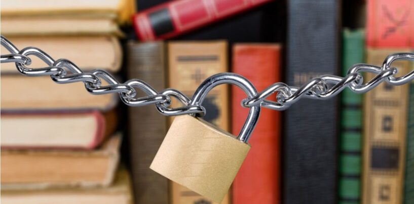 Rencontrez le bouddhiste de Virginie qui mène une campagne pour interdire les livres