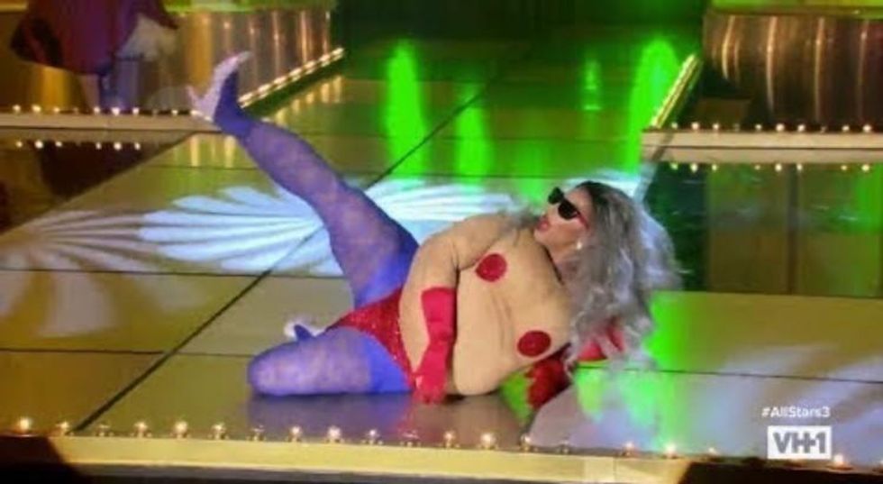 8 idées problématiques de costumes d’Halloween que vous ne devriez JAMAIS essayer