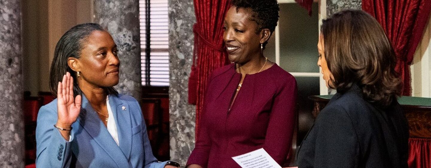 Laphonza Butler prête serment en tant que première sénatrice noire lesbienne aux États-Unis