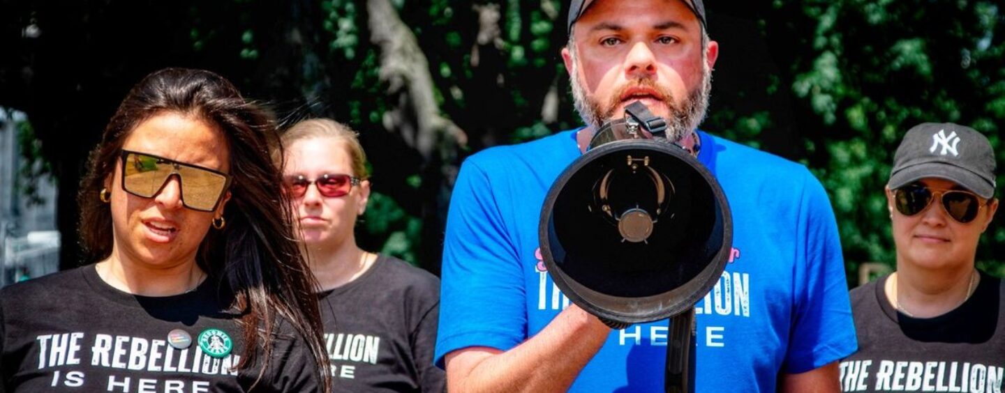 Le district scolaire du Wisconsin obtient une ordonnance d’interdiction contre les homosexuels contre le leader des toiletteurs