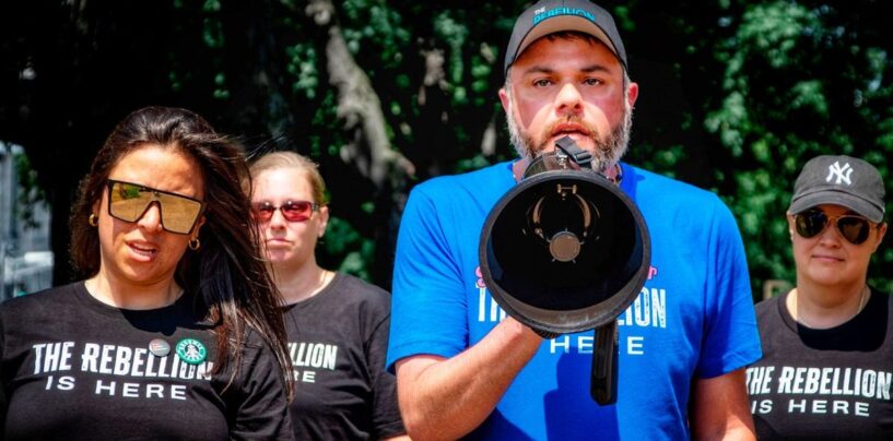 Le district scolaire du Wisconsin obtient une ordonnance d’interdiction contre les homosexuels contre le leader des toiletteurs