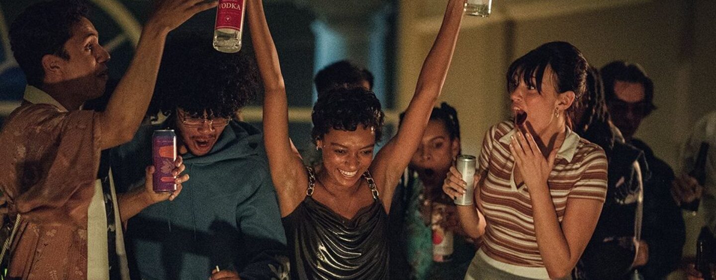 «Everything Now» a du cœur, du mordant et vous laissera beaucoup à mâcher