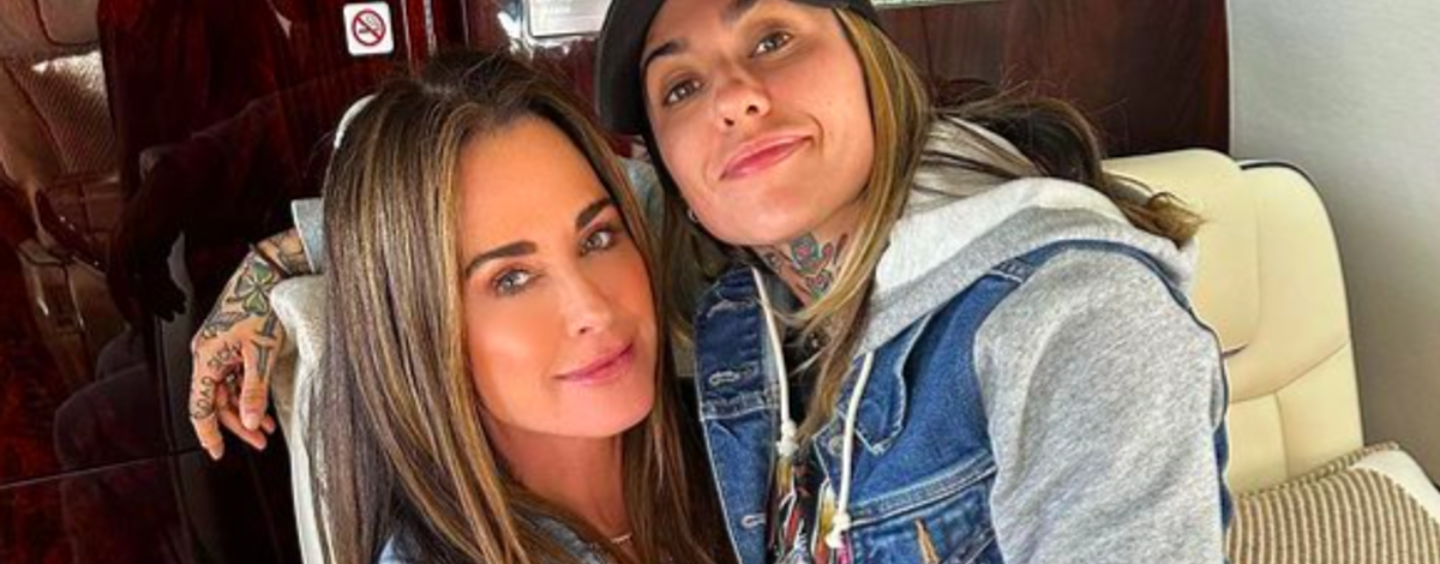 Kyle Richards récupère Morgan Wade à l’aéroport, alimentant les rumeurs d’affaire