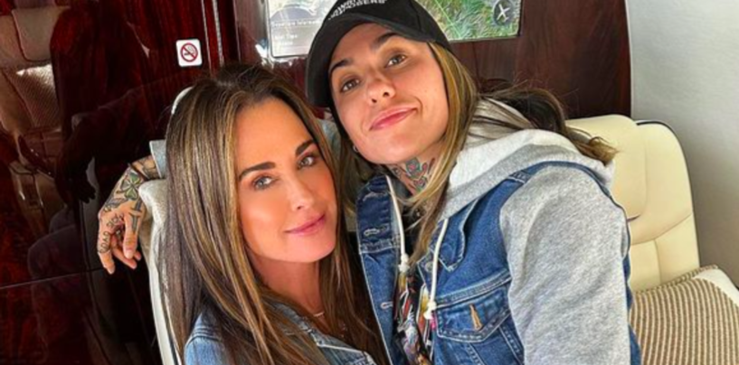 Kyle Richards récupère Morgan Wade à l’aéroport, alimentant les rumeurs d’affaire