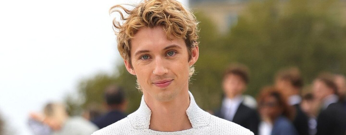 Troye Sivan publie une photo torride avec la tracklist de son nouvel album