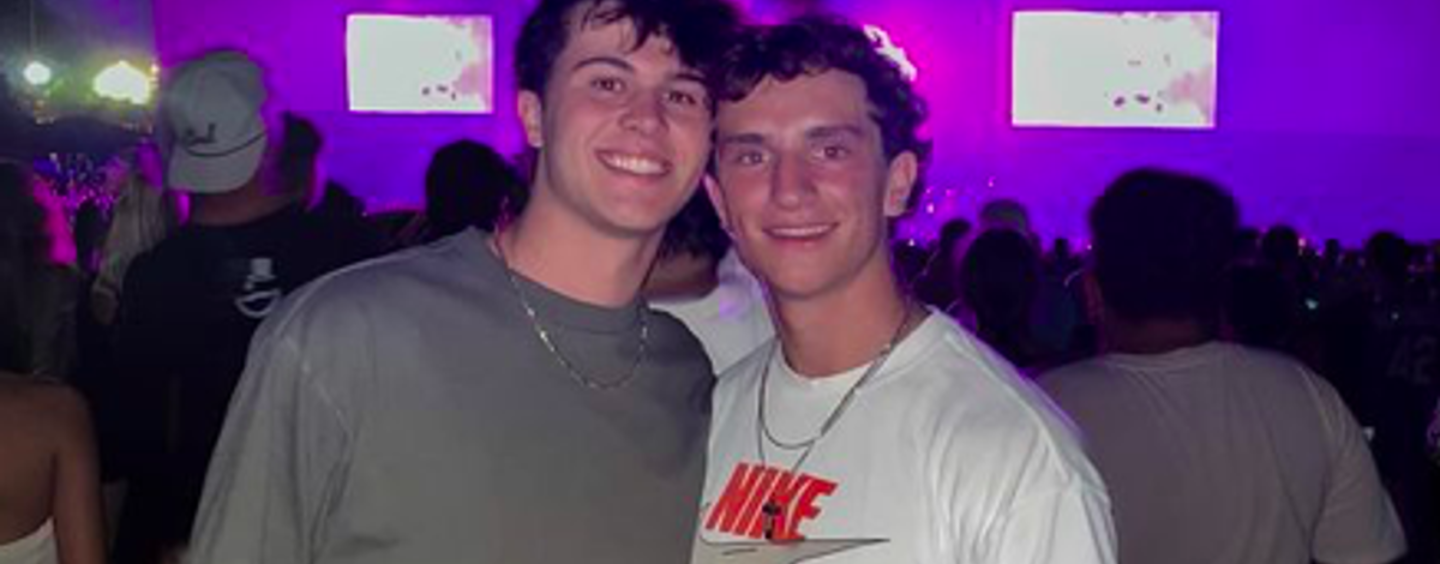 Ces deux stars du baseball universitaire sont tombées amoureuses malgré leur rivalité