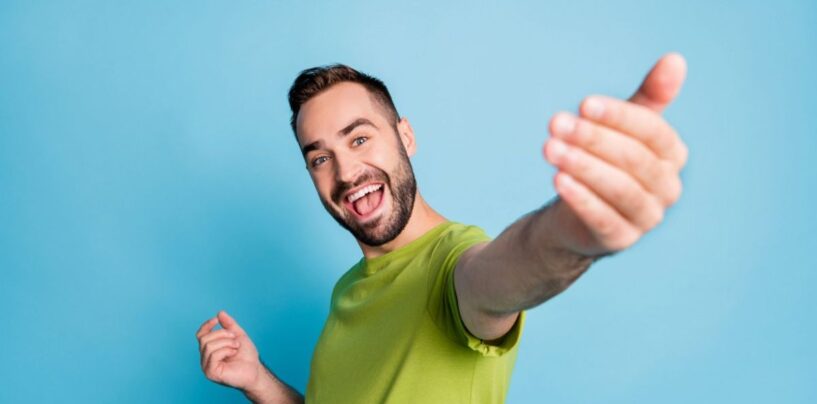 Pour la Journée nationale du coming-out, le HRC publie des guides de coming-out et un engagement contre la haine