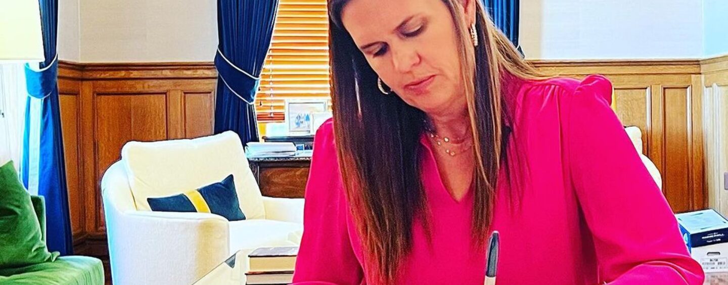 Sarah Huckabee Sanders réprime le langage non sexiste dans les documents officiels de l’Arkansas