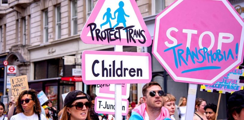 Plus de 100 000 jeunes transgenres vivent dans des États touchés par des lois restrictives : étude