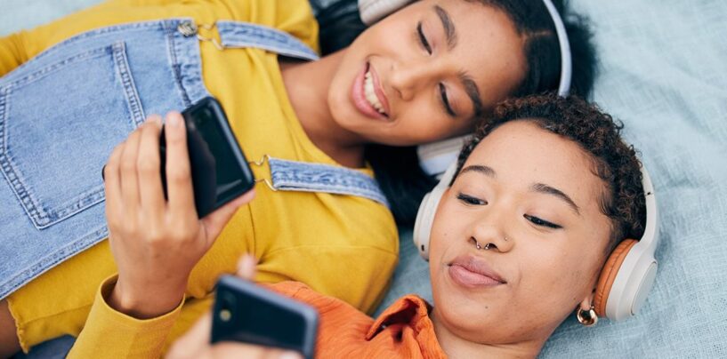 Vos faux récits sur les amitiés lesbiennes ne sont pas seulement fatigués, ils sont nuisibles