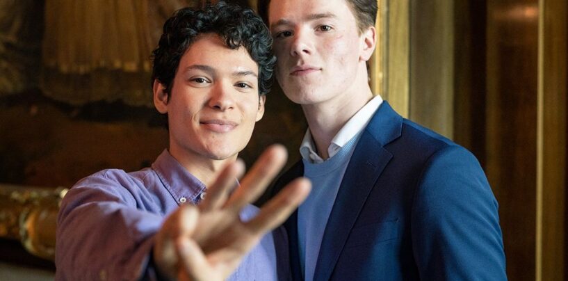 Regardez Gay Love Bloom dans ce premier extrait de la saison 3 de « Young Royals »