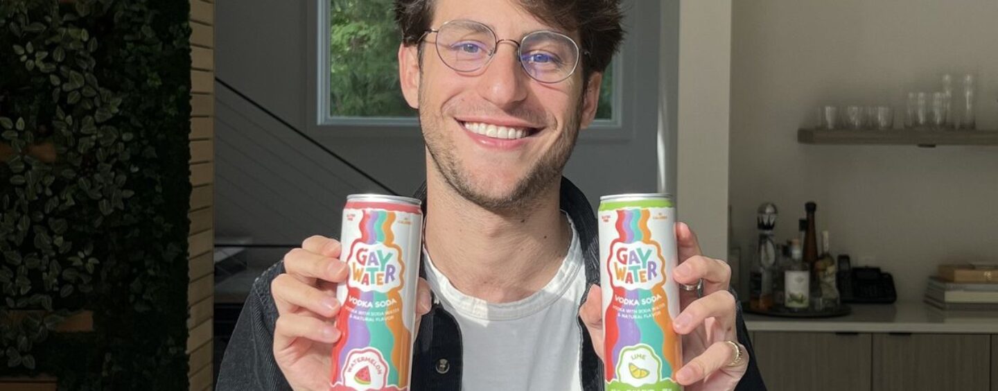 Spencer Hoddeson sait que vous avez soif et est là pour vous désaltérer avec son « eau gay »