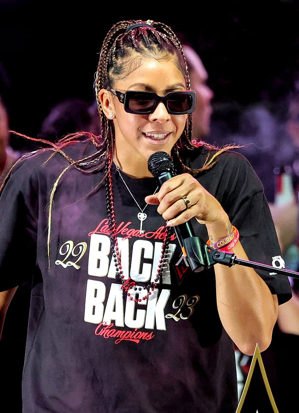 Candace Parker, joueuse de basket-ball queer de l'équipe gagnante du championnat WNBA des Aces de Las Vegas