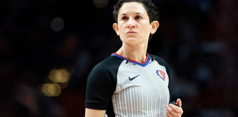 L’arbitre de la NBA Che Flores se révèle transgenre et non binaire