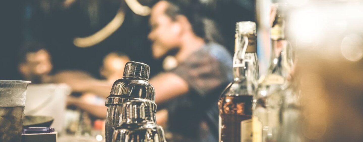 Les soirées Poz dans les bars gays étaient merveilleuses – et maintenant dépassées