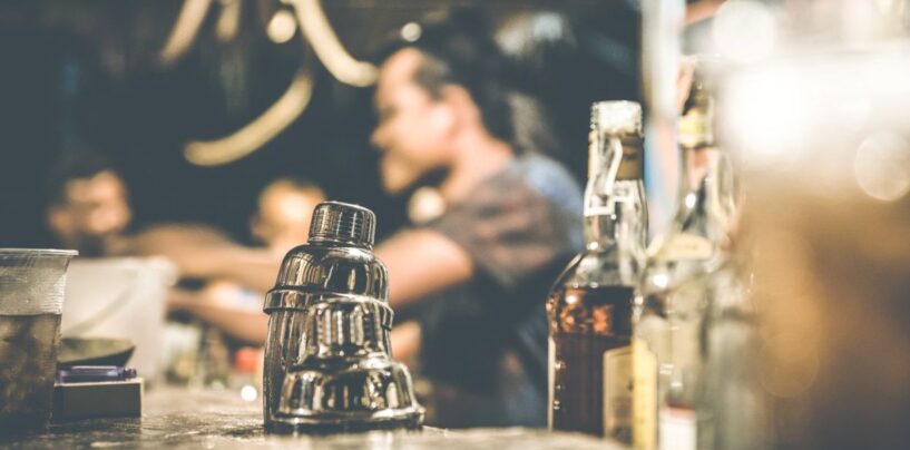 Les soirées Poz dans les bars gays étaient merveilleuses – et maintenant dépassées