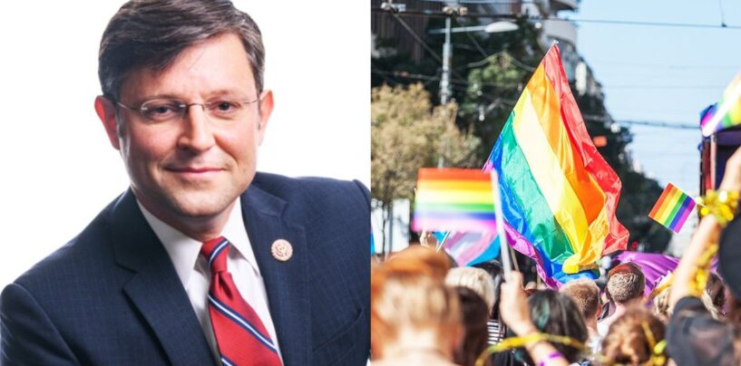 Le président Mike Johnson fermement condamné par les groupes LGBTQ+, la campagne Biden et les démocrates