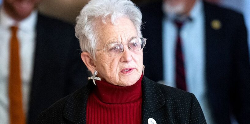 Qui est la représentante Virginia Foxx, l’antigay, amoureuse du complot et partisane de Trump ?