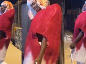 Lil Nas X remporte Halloween et suscite la controverse avec son costume de tampon sanglant