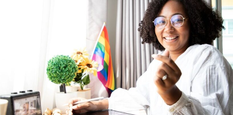 Comment les lieux de travail peuvent être inclusifs LGBTQ, tant en paroles qu’en actions