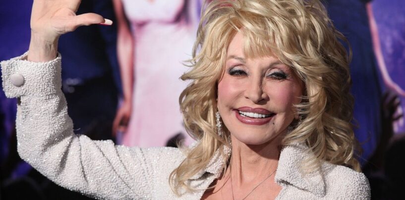 Dolly Parton réaffirme son soutien à la communauté trans après la collaboration avec Kid Rock