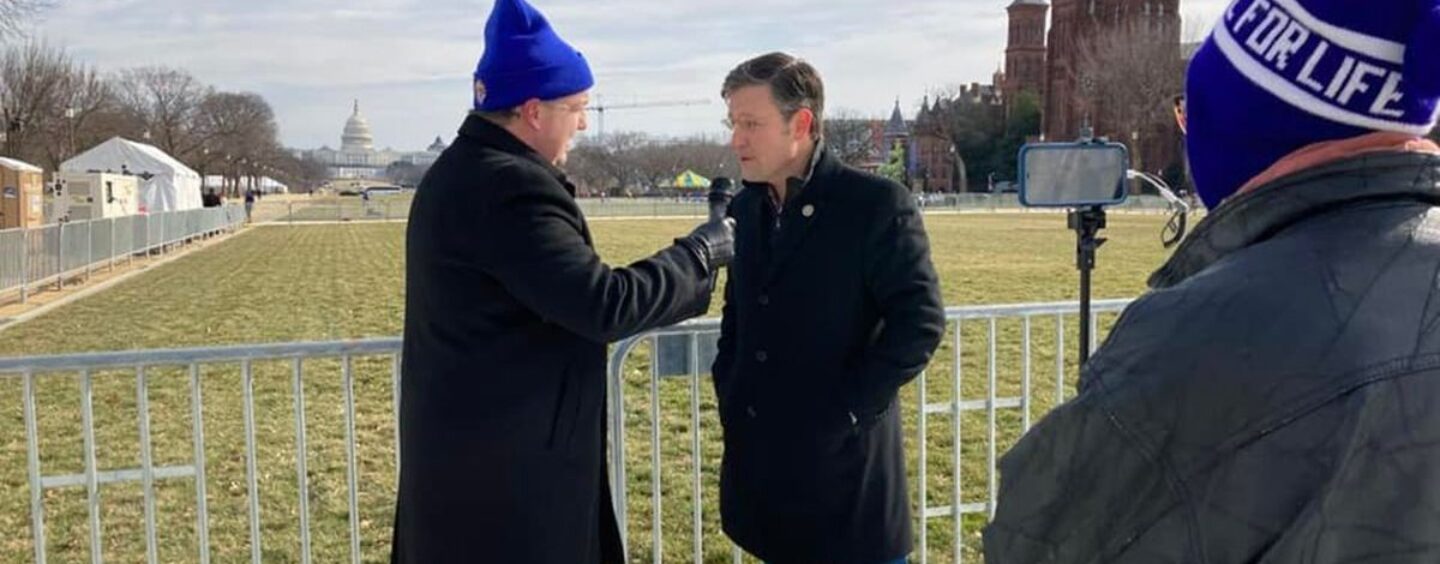 Presque personne ne sait qui est le président Mike Johnson, mais beaucoup ne sont pas d’accord avec son point de vue : sondage