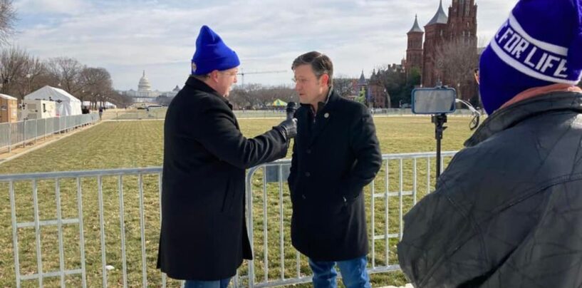 Même si presque personne ne sait qui est le président Mike Johnson, beaucoup ne sont pas d’accord avec son point de vue : sondage