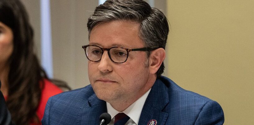 Le président de la Chambre, Mike Johnson, s’inquiète de l’utilisation du porno par son fils adolescent et son fils lui rend la pareille