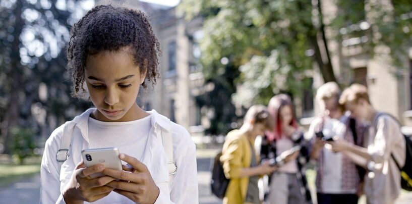 Presque tous les jeunes LGBTQ+ exposés au harcèlement en ligne : rapport du HRC