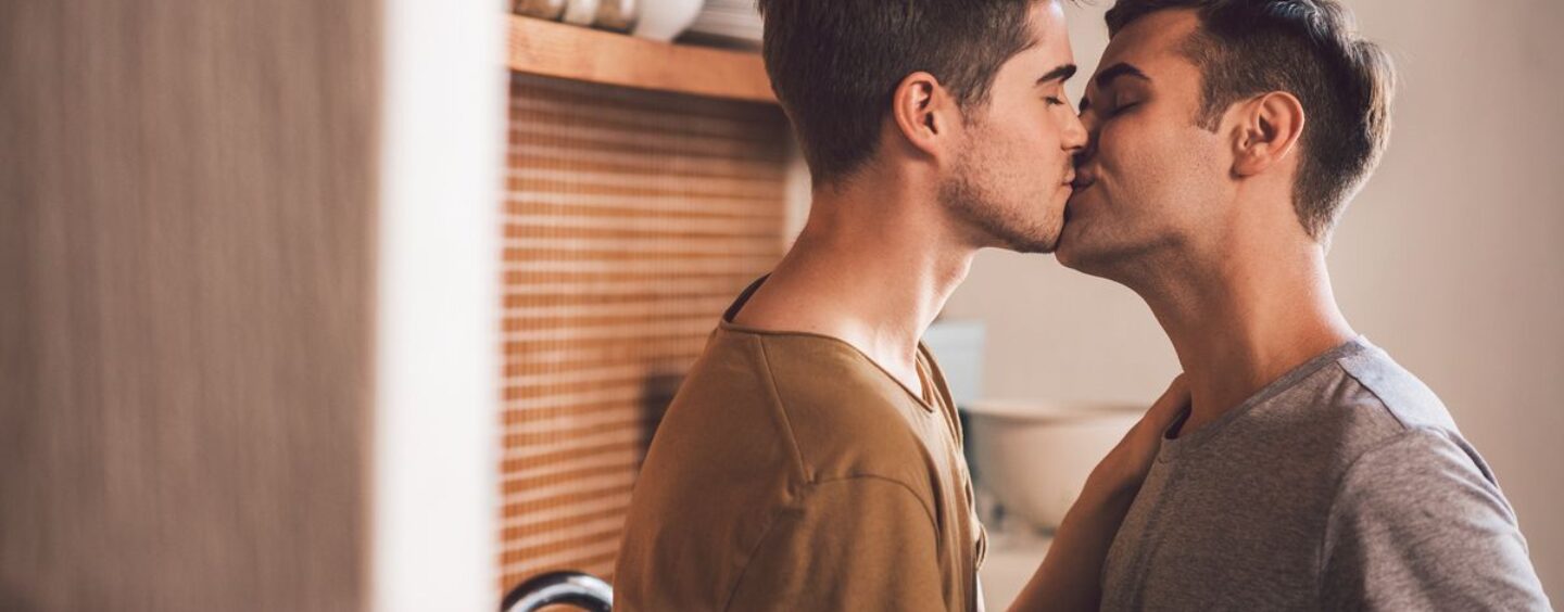 12 types de baisers gays que vous rencontrerez dans la nature