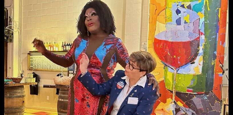 Une politicienne lesbienne de Floride célèbre sa victoire avec Drag Queen à la Victory Party